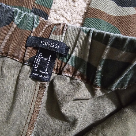 F21 camo joggers - Picture 2 of 2